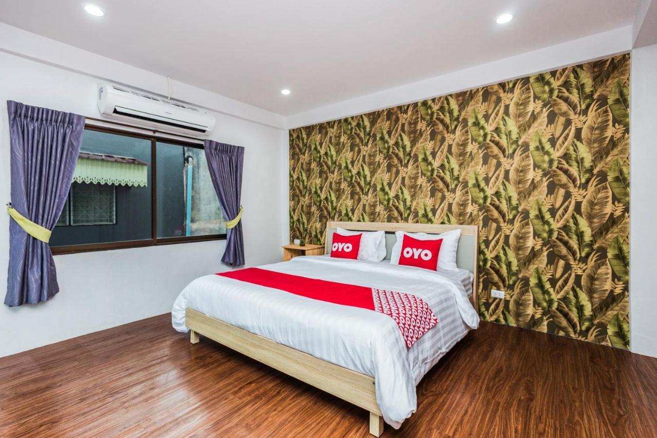 Oyo 435 Frame Residence Phuket Esterno foto