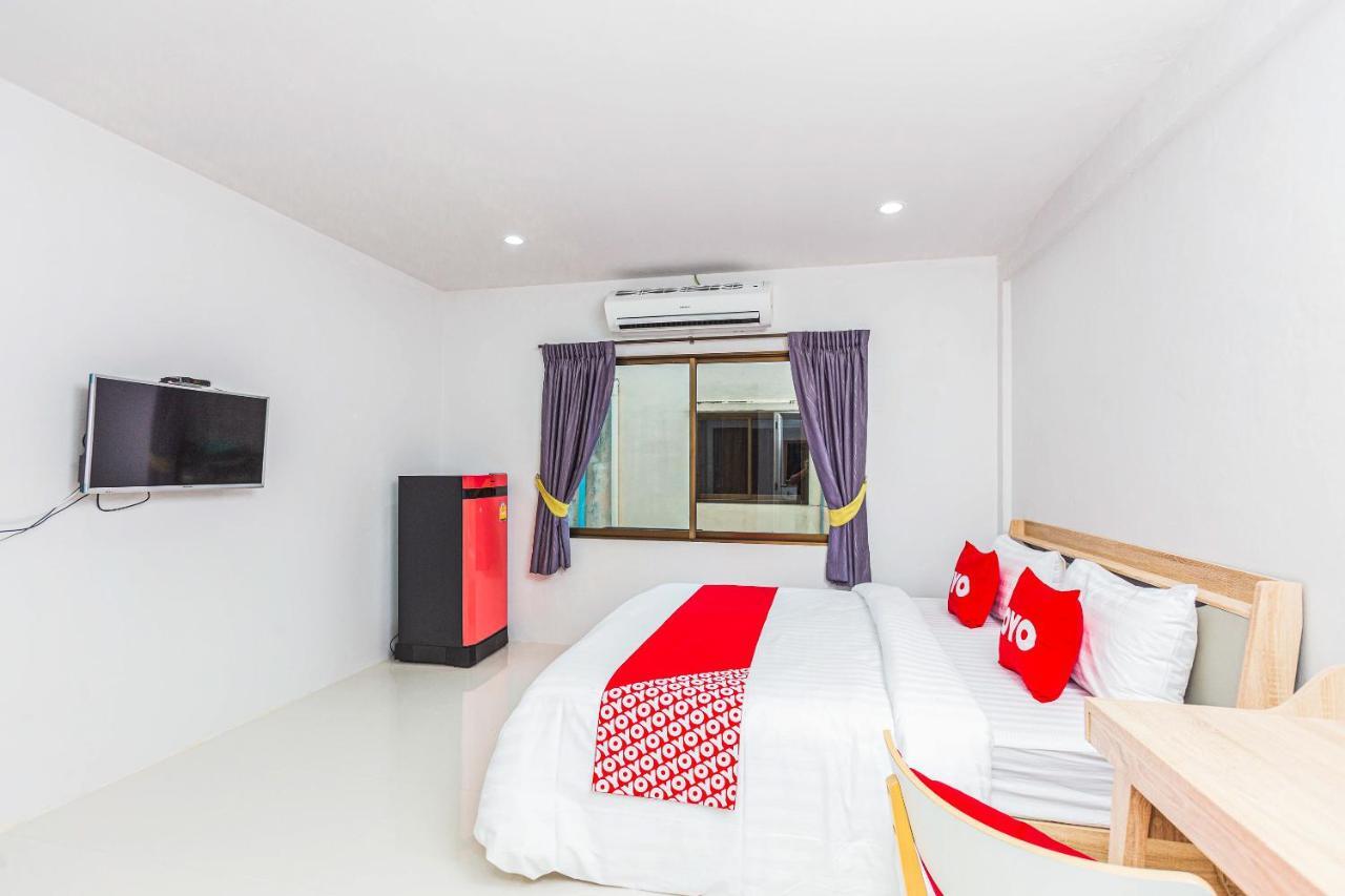 Oyo 435 Frame Residence Phuket Esterno foto